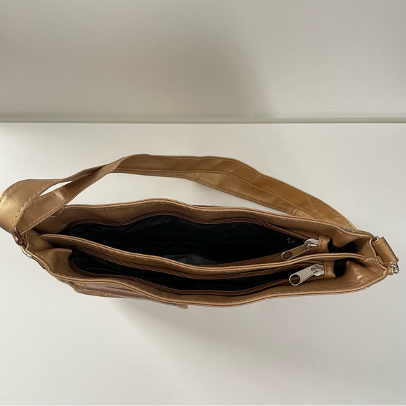 NWOT 100% Lamb Leather - Gold and Silver Metallic Quilt Style Shoulder Bag - Picture 8 of 10